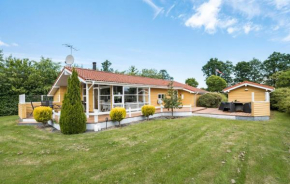 Beautiful Home In Juelsminde With Sauna in Sønderby